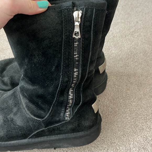 Black UGGS - Picture 3 of 4